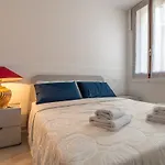 Apartment Domus Aurum - Raffinato E Confortevole In Centro Storico Fuori Dalla Ztl