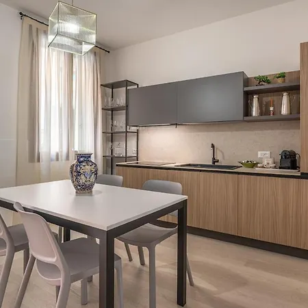 Lejlighed Domus Aurum - Raffinato E Confortevole In Centro Storico Fuori Dalla Ztl