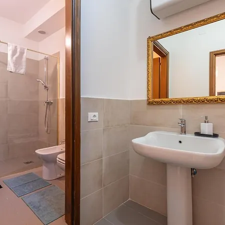 Domus Aurum - Raffinato E Confortevole In Centro Storico Fuori Dalla Ztl Apartment