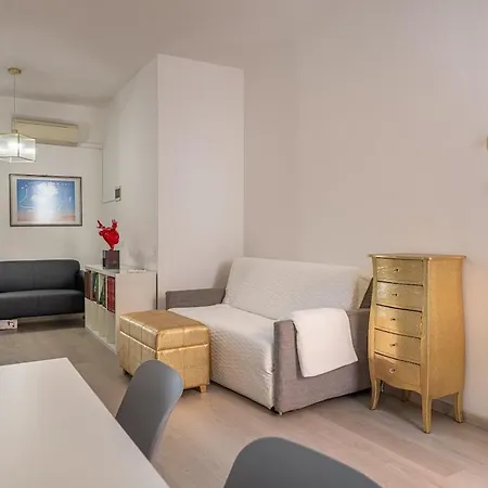 Apartment Domus Aurum - Raffinato E Confortevole In Centro Storico Fuori Dalla Ztl *