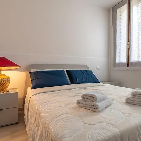 Apartman Domus Aurum - Raffinato E Confortevole In Centro Storico Fuori Dalla Ztl